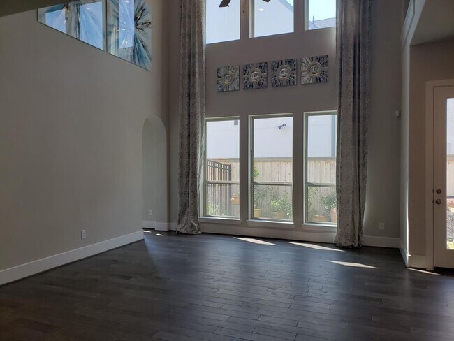 Building Photo - 539 Imperial Blvd