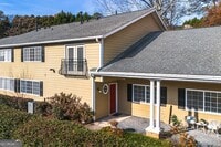 Building Photo - 1468 Briarwood Rd NE