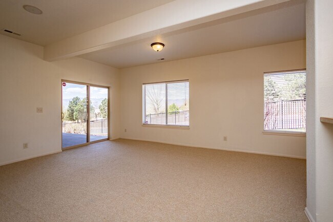 Building Photo - 8270 Regiment Ct