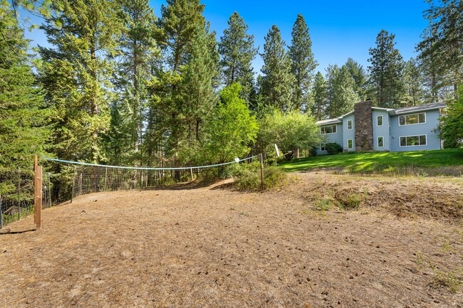 Building Photo - Beautiful 5-Bedroom close to Greenbluff. Mead/Mt Spokane District