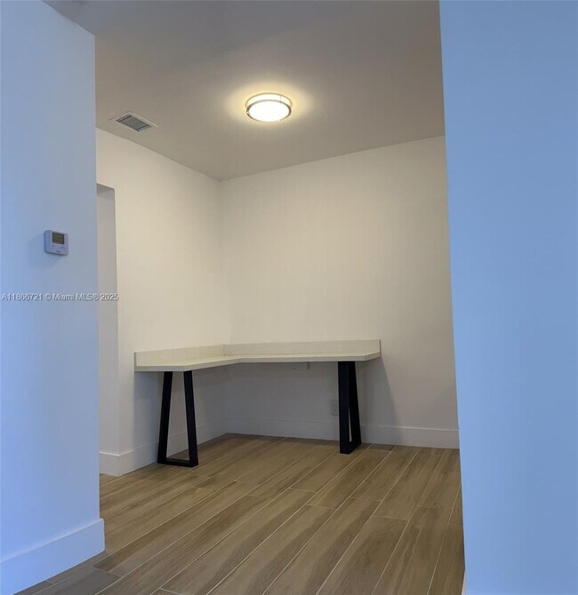 Building Photo - 2600 S Ocean Dr