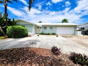 Building Photo - 3790 Beach Dr SE