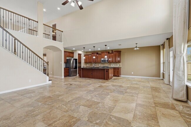 Building Photo - 25907 Foxrun Vista Dr