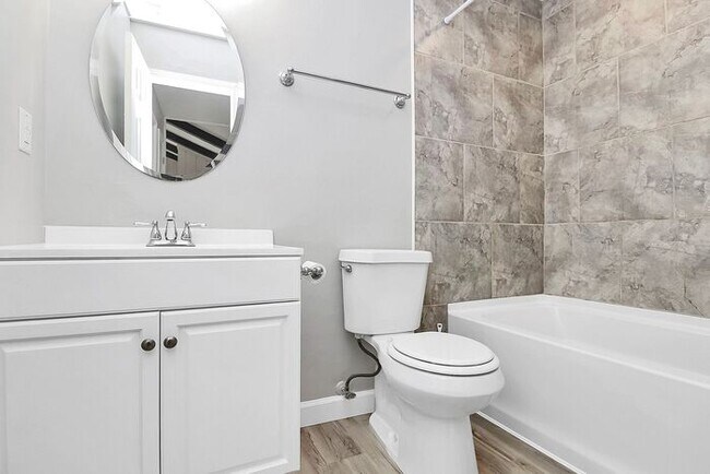 Building Photo - Charmingly Updated 3BD/2BA Ranch Home in Birnam Woods!