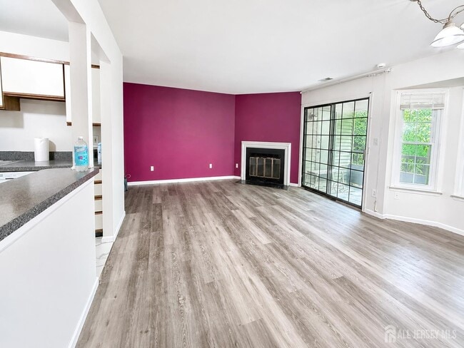 Building Photo - 903 Woodhaven Dr