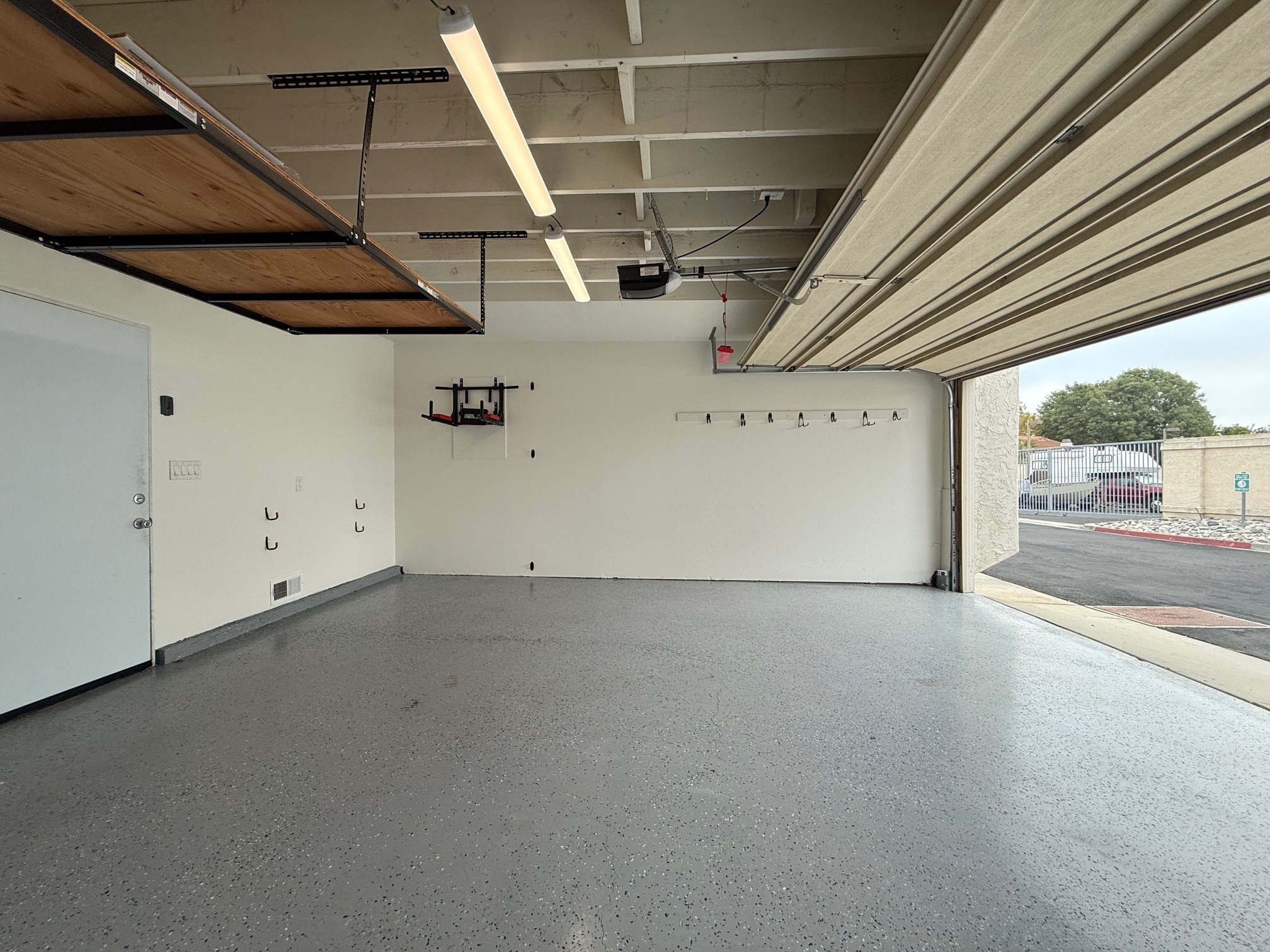 Building Photo - 6917 Pear Tree Dr