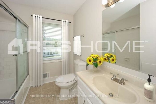 Building Photo - 6084 Hickory Dr