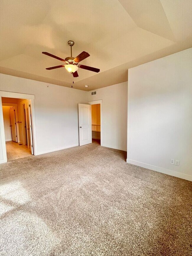 Building Photo - 3 Bedroom / 2.5 Bath Condo with 1 car attached garage in Fossil Lake Subdivision in Fort Collins, CO