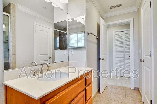 Building Photo - 241 Granada Park Cir