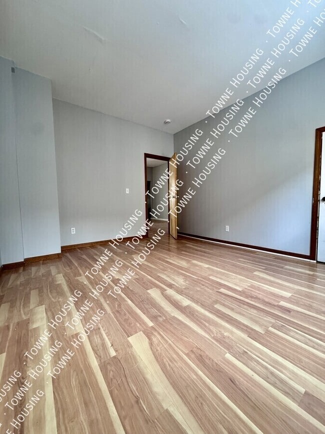 Building Photo - 336 East St