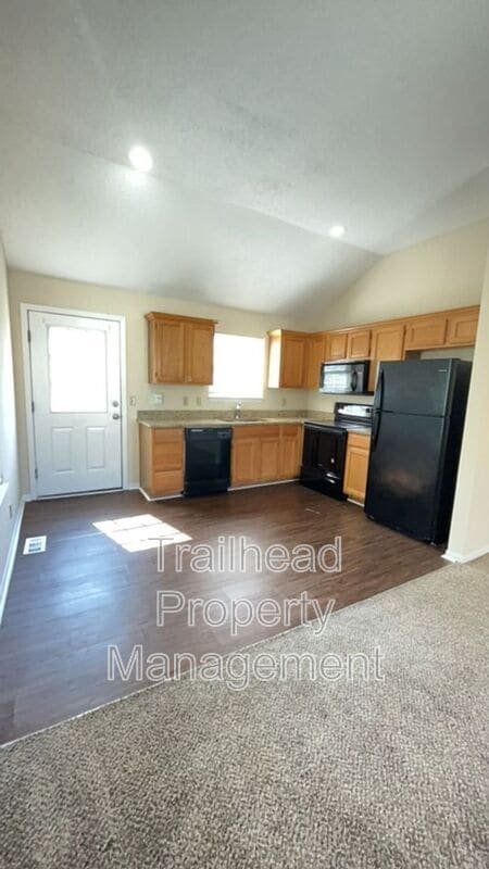 Building Photo - 18231 East 12th Terrace N