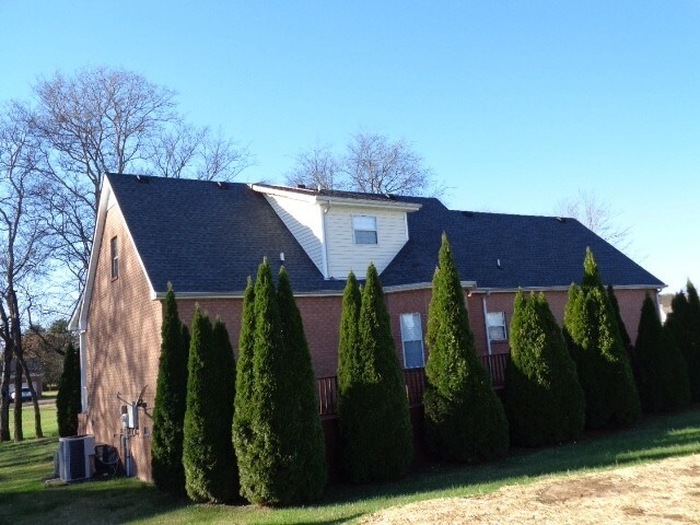 Building Photo - 2702 Camden Ct