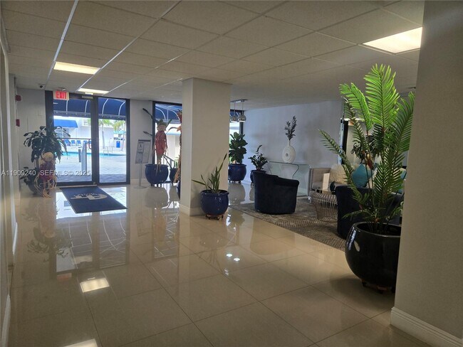 Building Photo - 1600 S Ocean Dr