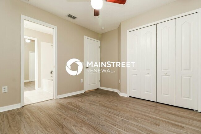 Building Photo - 4 Bedroom Pet-Friendly Home in Spring Hill...