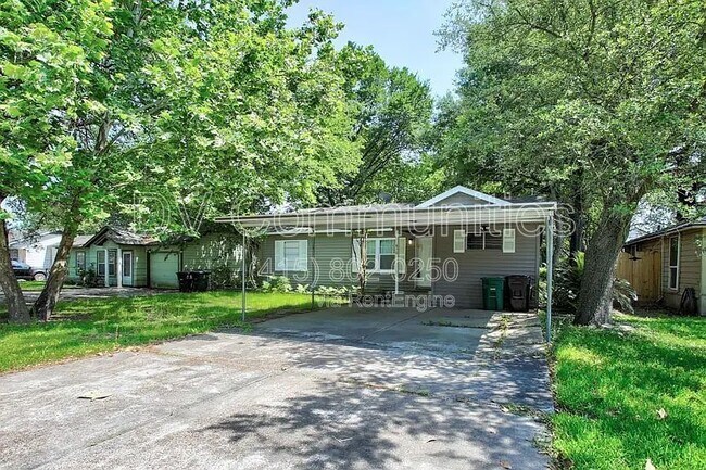 Primary Photo - 810 Charles Rd