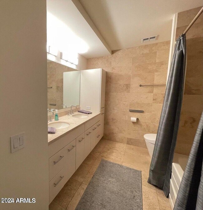 Building Photo - 7127 E Rancho Vista Dr