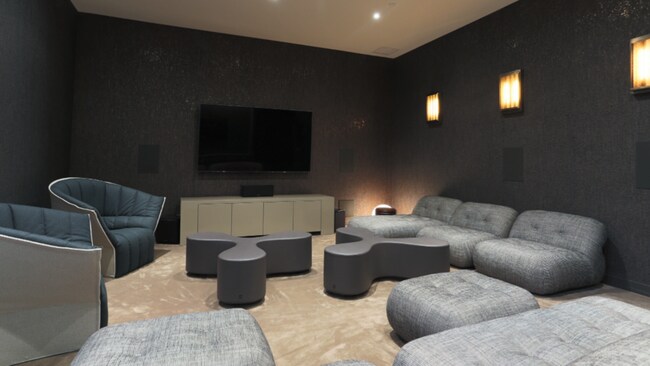 Building Photo - 225 S Grand Ave