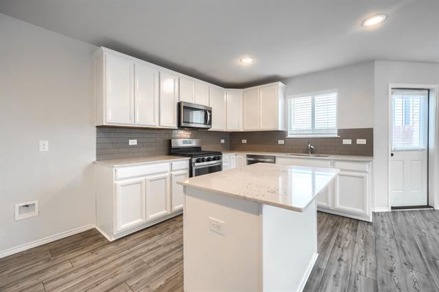 Building Photo - 5549 Cherokee Rose Dr