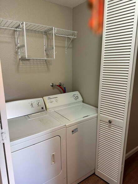 Building Photo - 134 W Rincon Ave