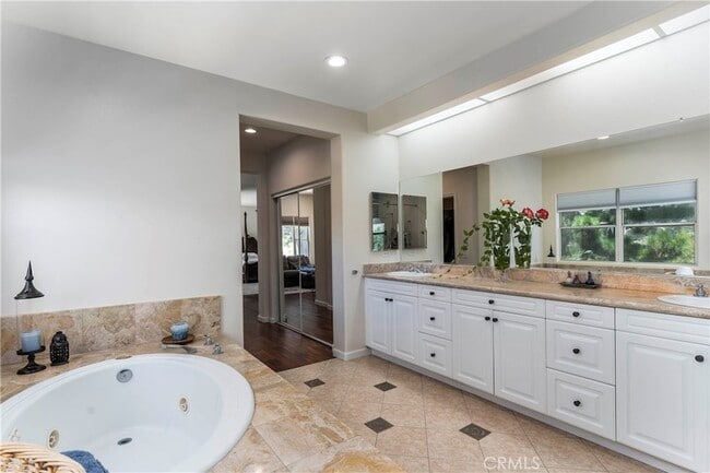 Building Photo - 7371 Westcliff Dr