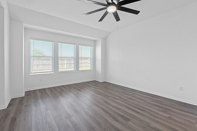 Building Photo - 132 Rocking Chair Dr
