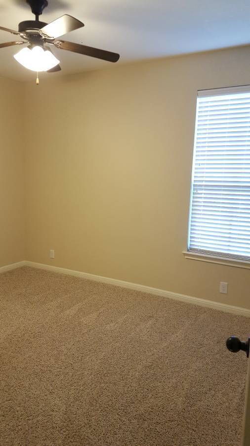 Building Photo - HOUSE FOR RENT