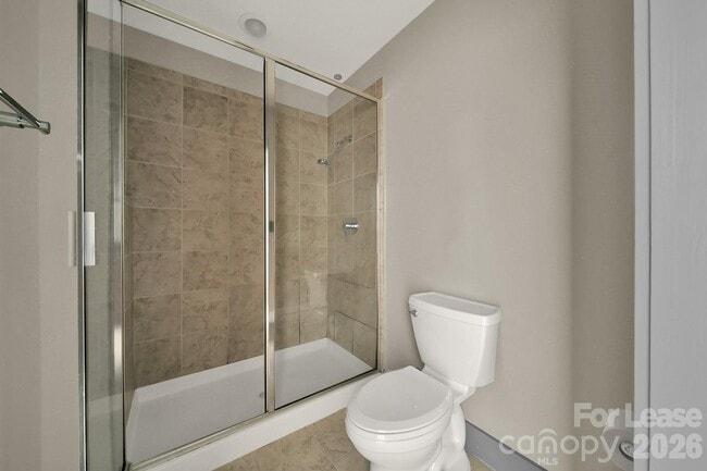 Building Photo - 505 E 6th St