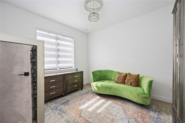 Building Photo - 7520 N Coolidge Ave