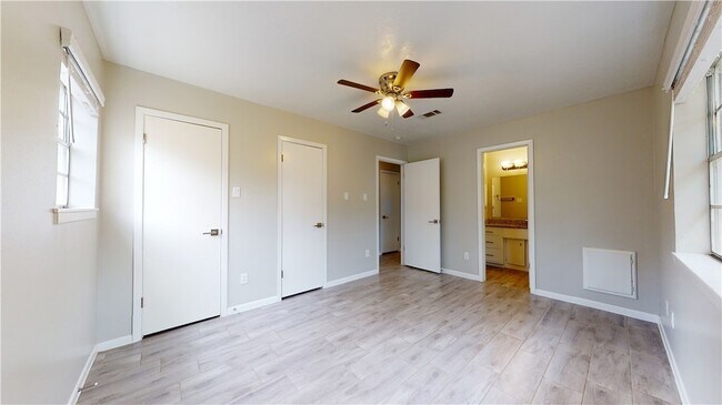 Building Photo - 3923 Olive St