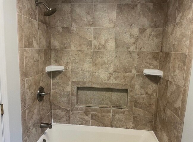 Building Photo - 31 Lantern Ln