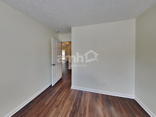 Building Photo - 1300 Georgetown Dr