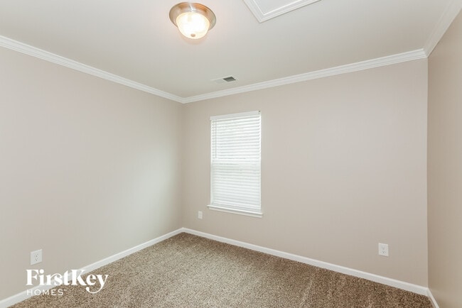 Building Photo - 5511 Fenway Dr