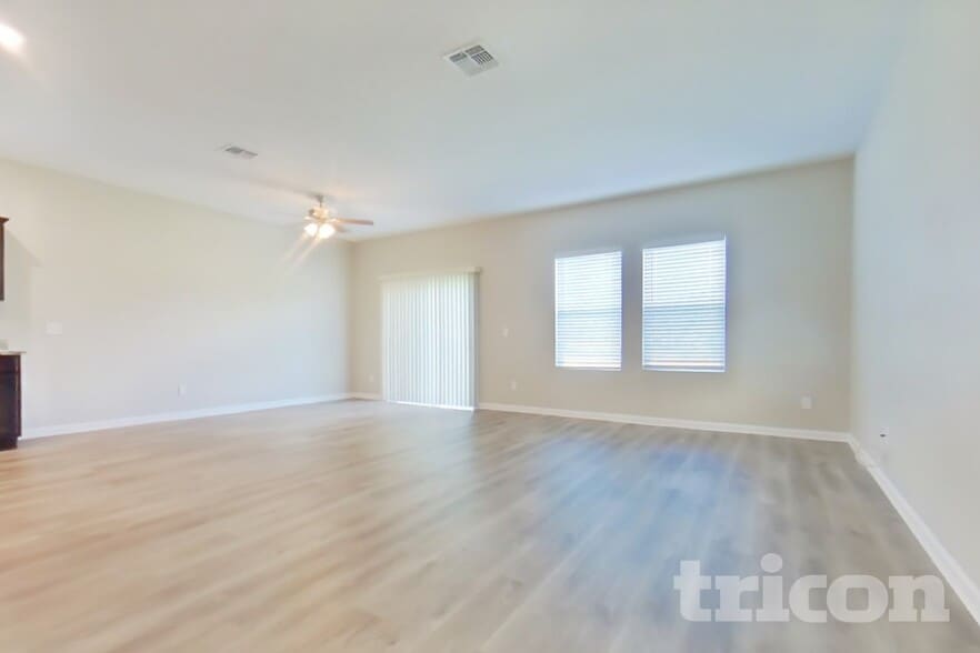Building Photo - 16517 Cherry Landing Dr