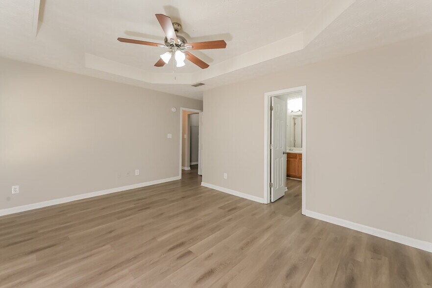 Building Photo - 2167 Mulberry Ln