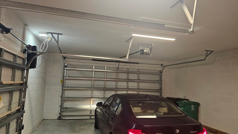 Building Photo - 537 SE Fascino Cir