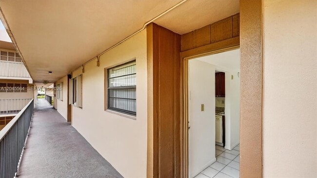Building Photo - 10975 SW 107th St