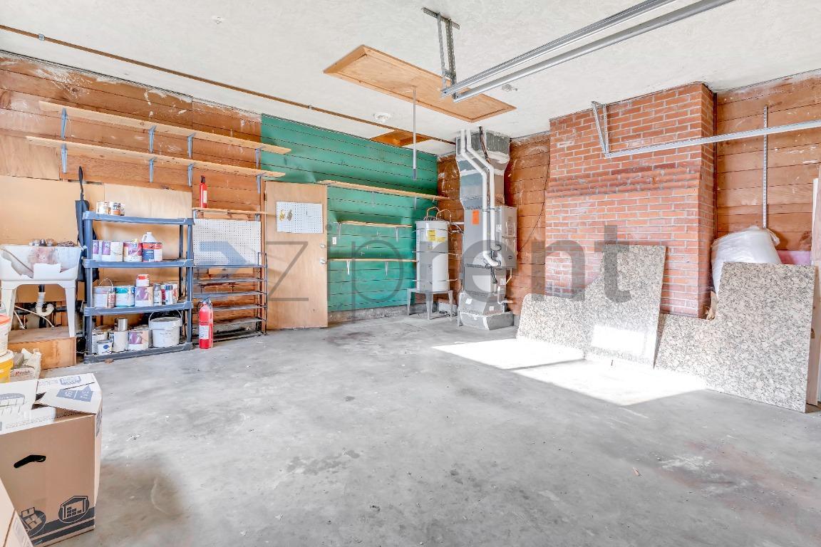 Building Photo - 9720 SW Frewing St