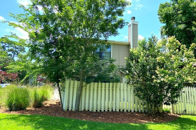 Building Photo - 1809 Parc Vue