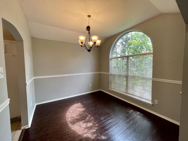 Building Photo - 1507 Parrot Ct