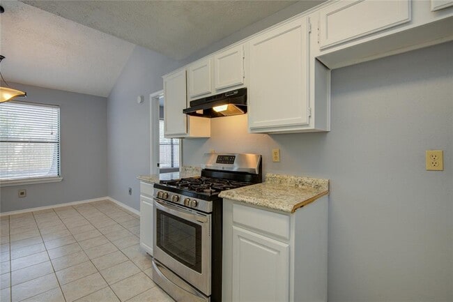 Building Photo - 4718 Brooklawn Dr
