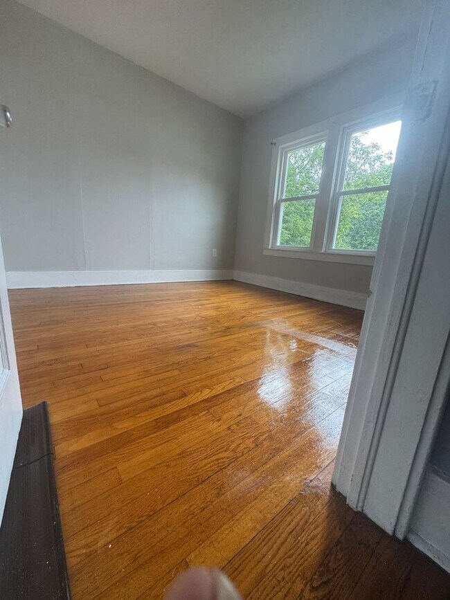 Building Photo - Eastwood Charmer – Updated 3-Bedroom with ...