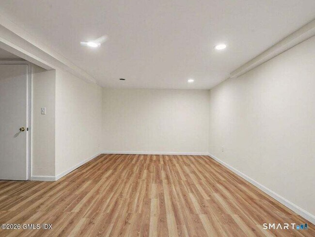 Building Photo - 5 Raphael Pl