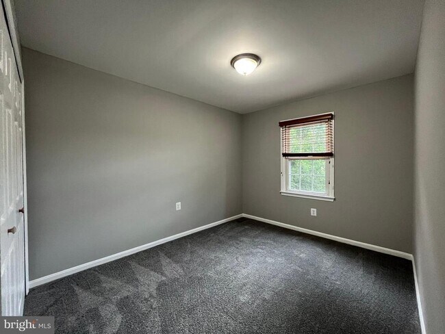 Building Photo - 11353 Cromwell Ct