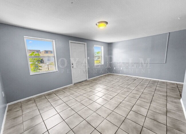 Building Photo - 6617 Warwick Cir