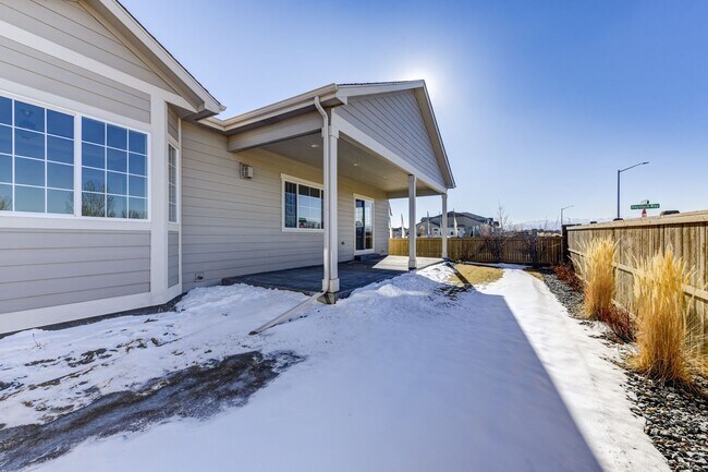 Building Photo - Breathtaking 4 Bedroom 3 Bedroom Ranch Style Home with Finished Basement!!