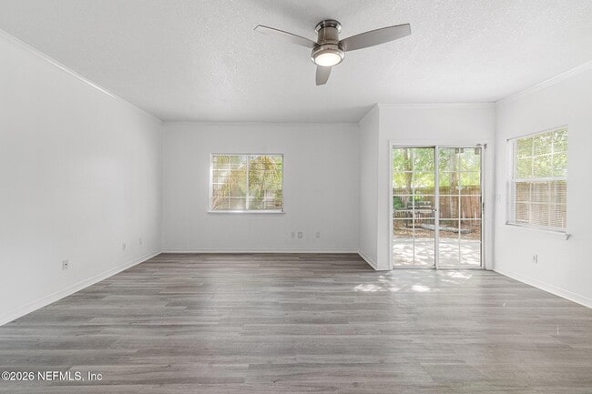 Building Photo - 330 Sunrise Cir