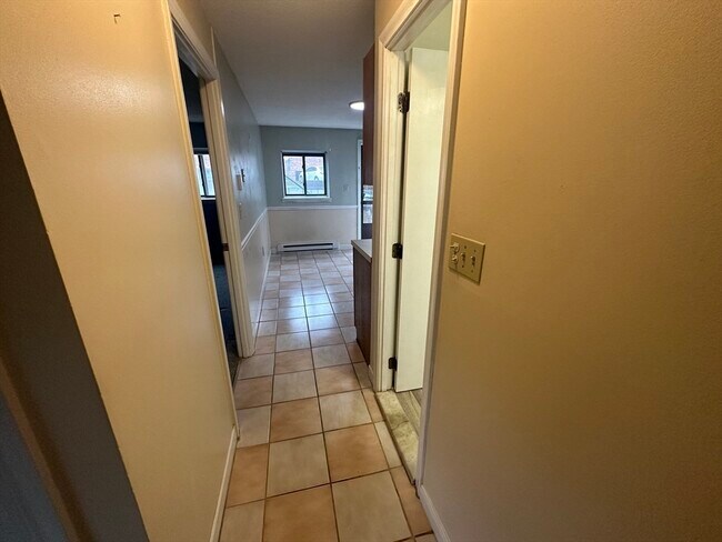 Building Photo - 81 Nicholas Rd