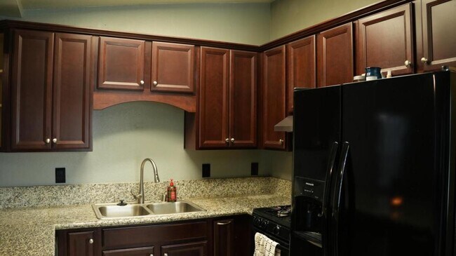 Building Photo - 7607 Harmony Oaks Way