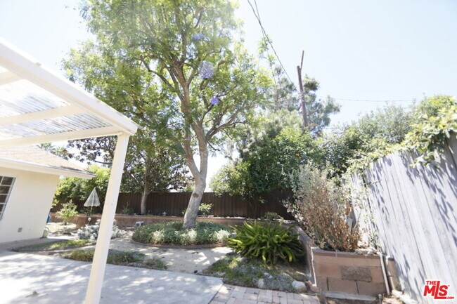 Building Photo - 7309 Asman Ave
