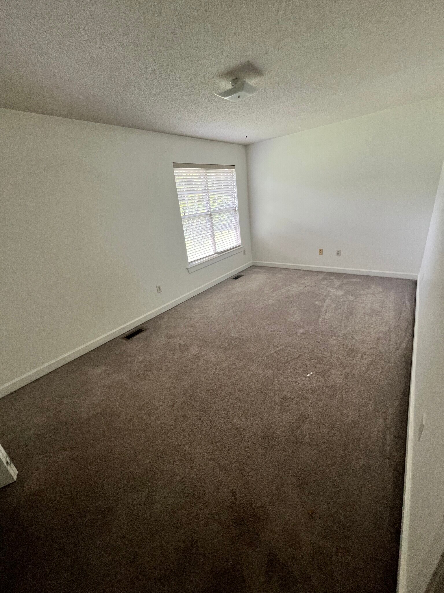 Building Photo - 701 Swadley Rd
